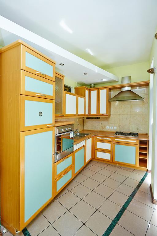 Apartment Deribasovskaya With Jacuzzi Odesa Exterior photo