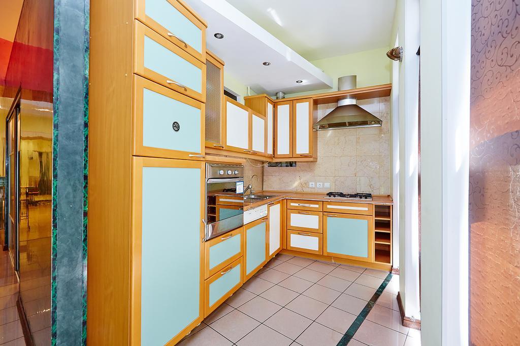 Apartment Deribasovskaya With Jacuzzi Odesa Exterior photo